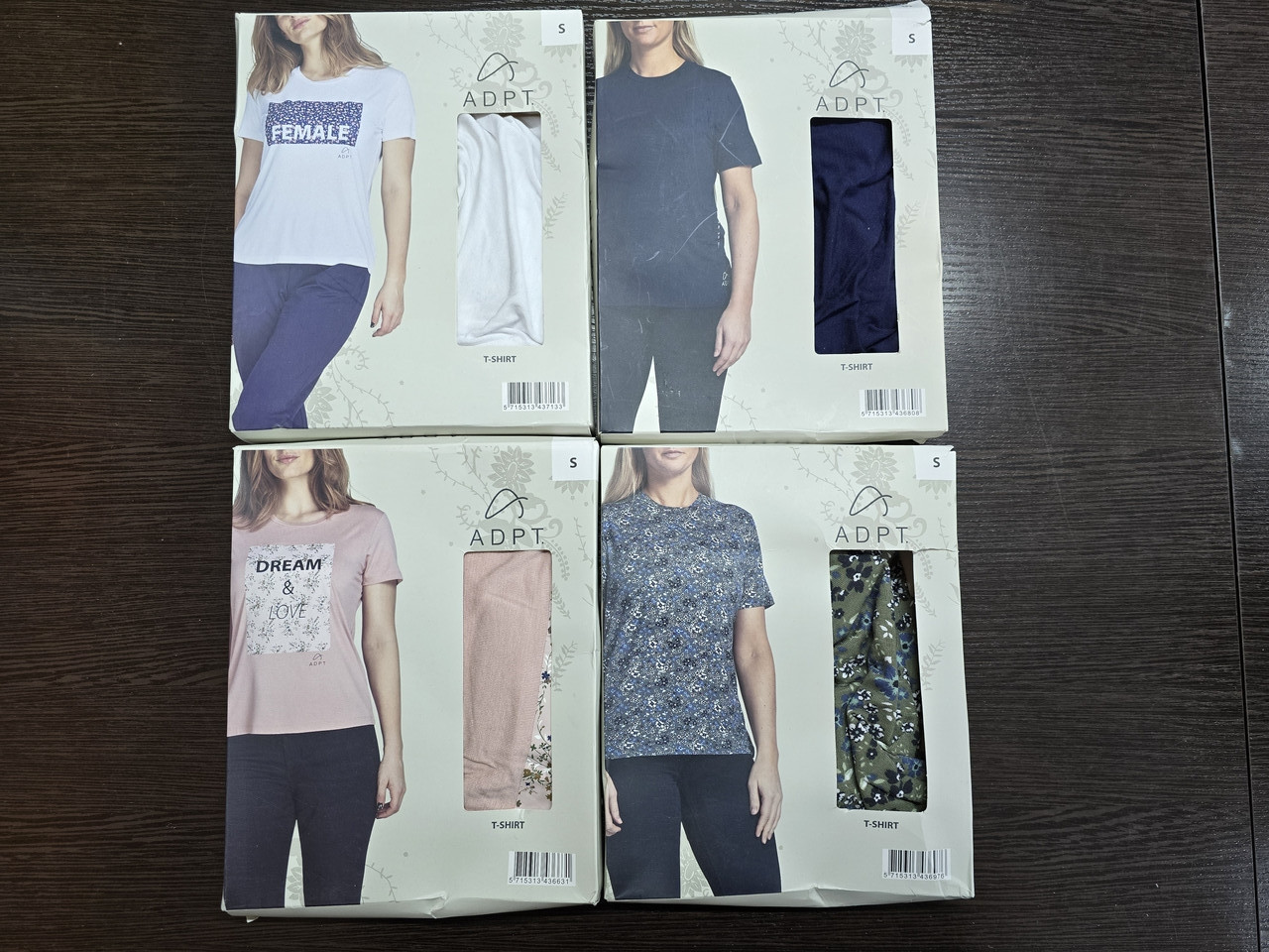 Футболка  жіноча ADPT. S, M, L, XL, фото 1