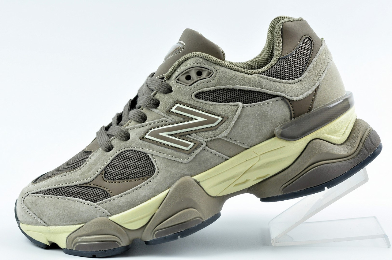 Кросівки жіночі New Balance 9060 коричневі