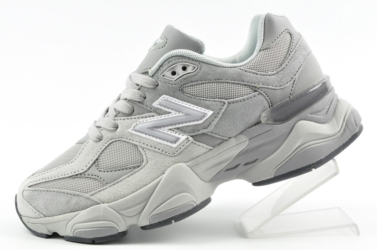 Кросівки жіночі New Balance 9060 сірі