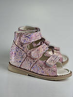 Дитячі високі ортопедичні босоніжки з фіксуючим задніком на липучках для дівчинки 25 розмір, фото 2