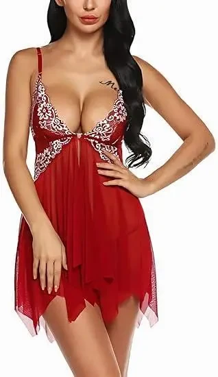 Нічна жіноча сорочка червоного кольору з вишивкою на тонких бретельках, фото 1