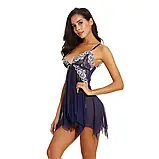 Красивий жіночий нічний пеньюар з вишивкою та застібкою на грудях фіолетового кольору., фото 5