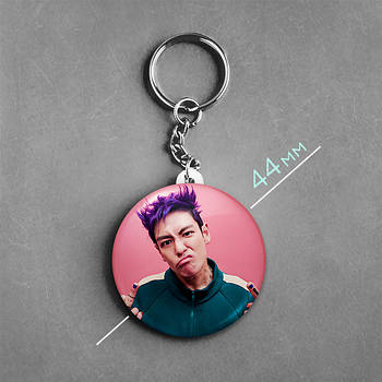 "Танос / Гравець 230 (Гра в кальмара 2 / Squid game 2)" брелок круглий Ø44 мм