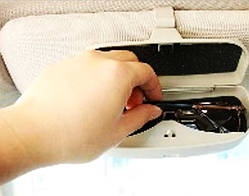 Популярний! Футляр для окулярів на козирок cream MC-603KR — найкраща якість тільки на Nukleon.com.ua