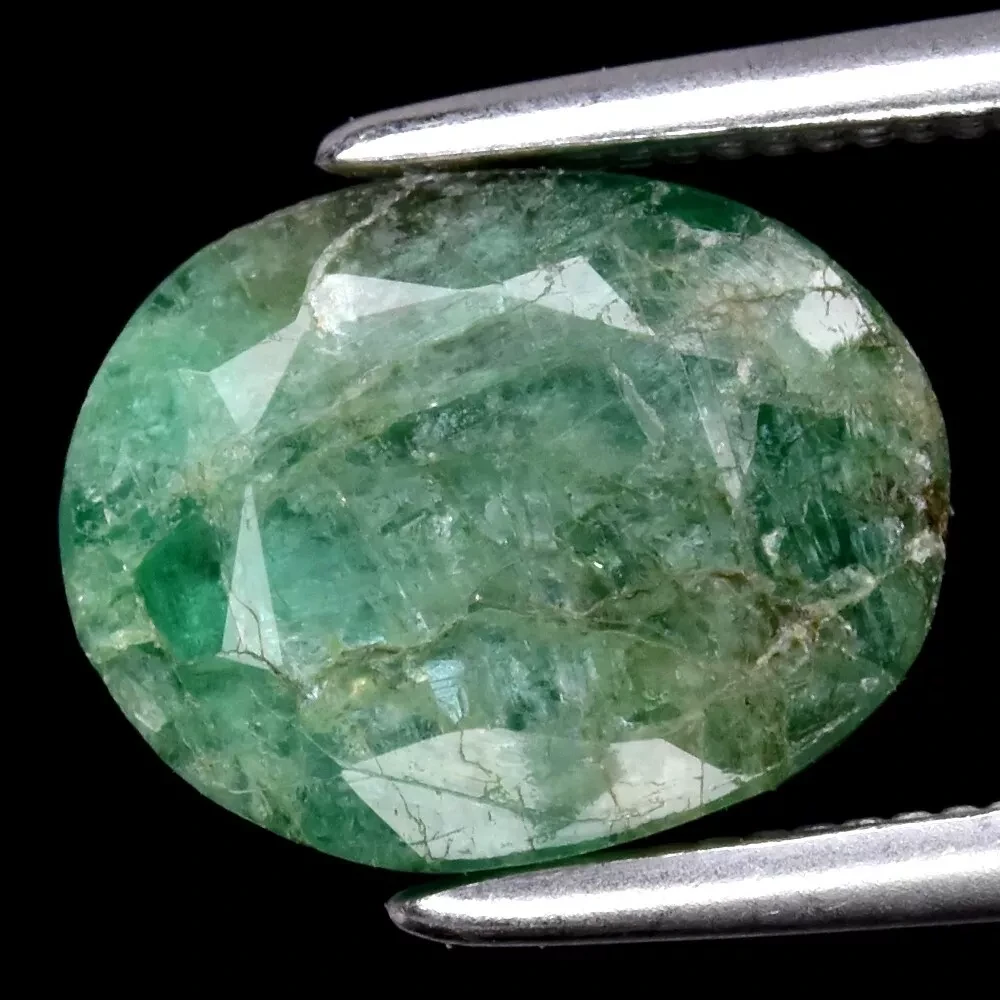 1.99 карат. природний смарагд