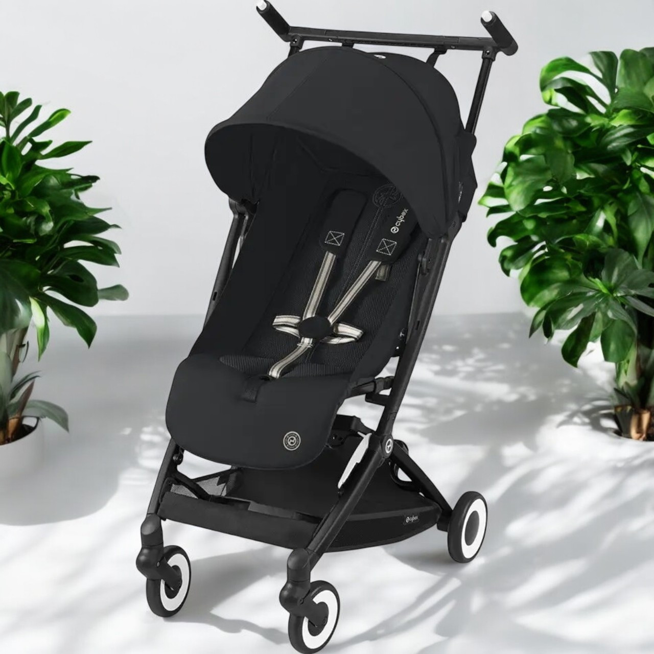 Коляска прогулянкова Cybex Libelle Magic Black Чорна