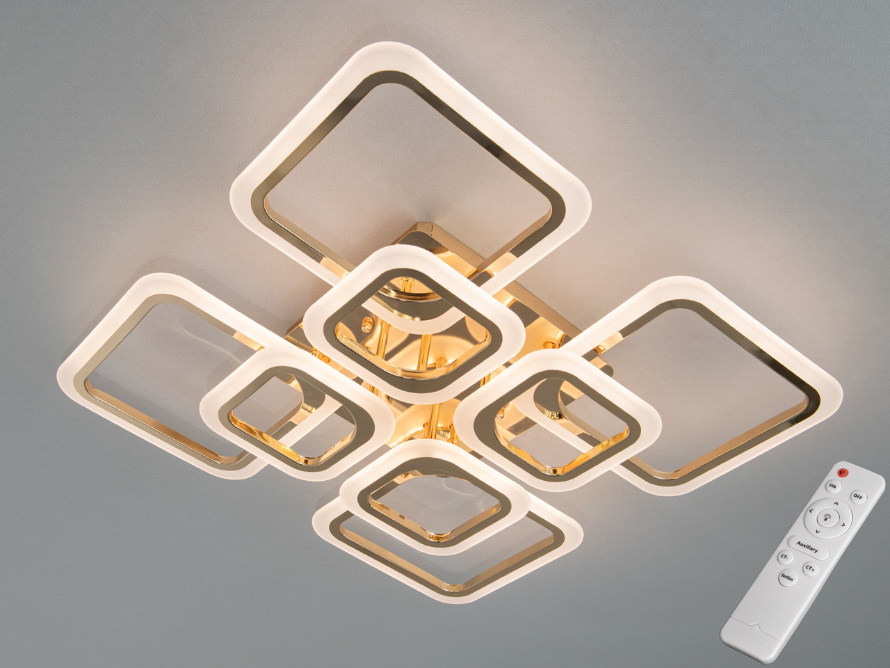 Стельова світлодіодна люстра з пультом, 110W, золотистого кольору, фото 1