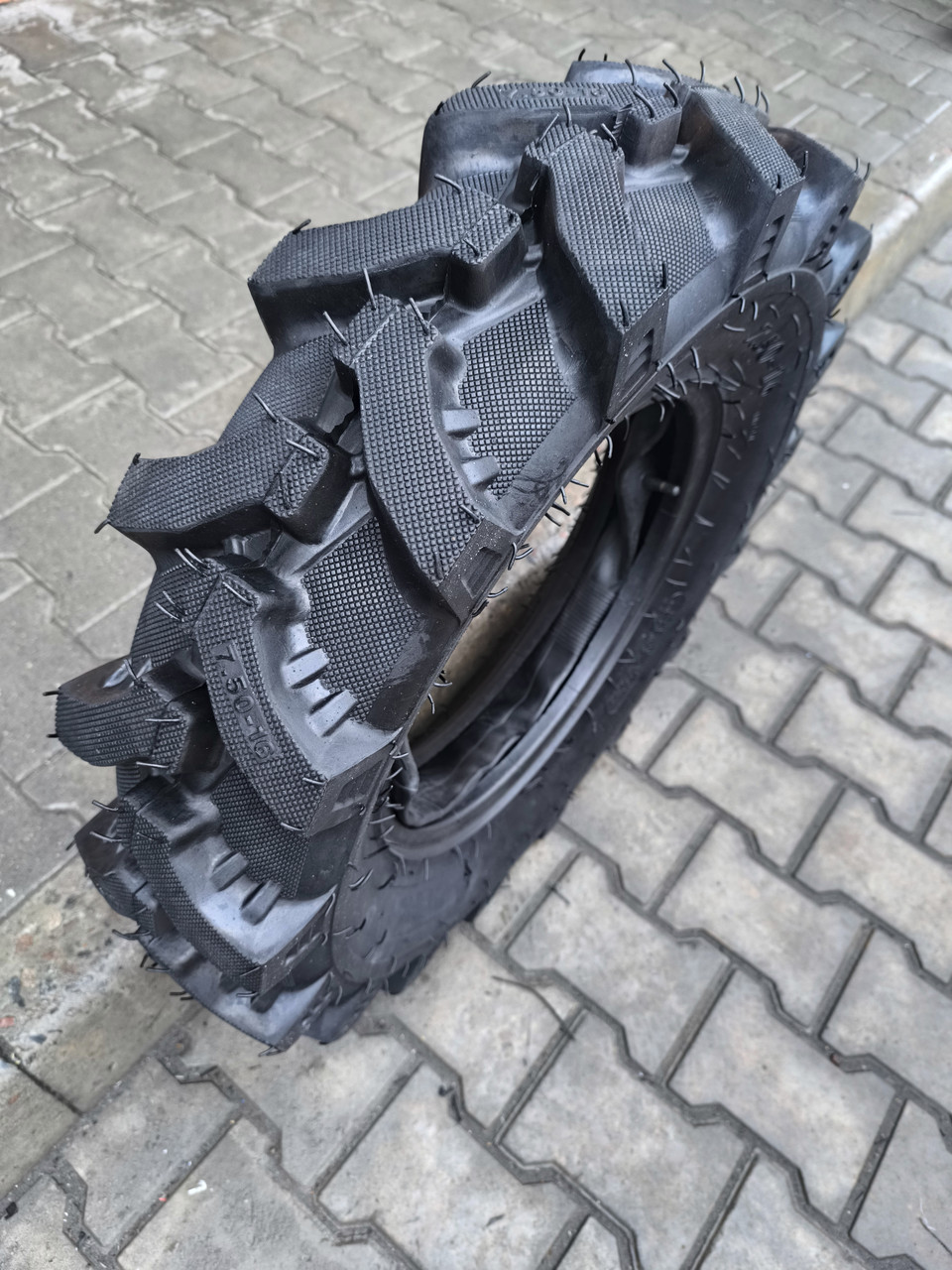 Шина на мінітрактор 7.50-16 14 PR Zubr, фото 1