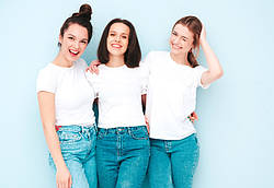 Як вибрати жіночі базові футболки?