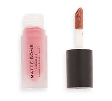 Блиск для губ Makeup Revolution Matte Bomb Liquid Lipstick Clueless Fuchsia, 4.6 г