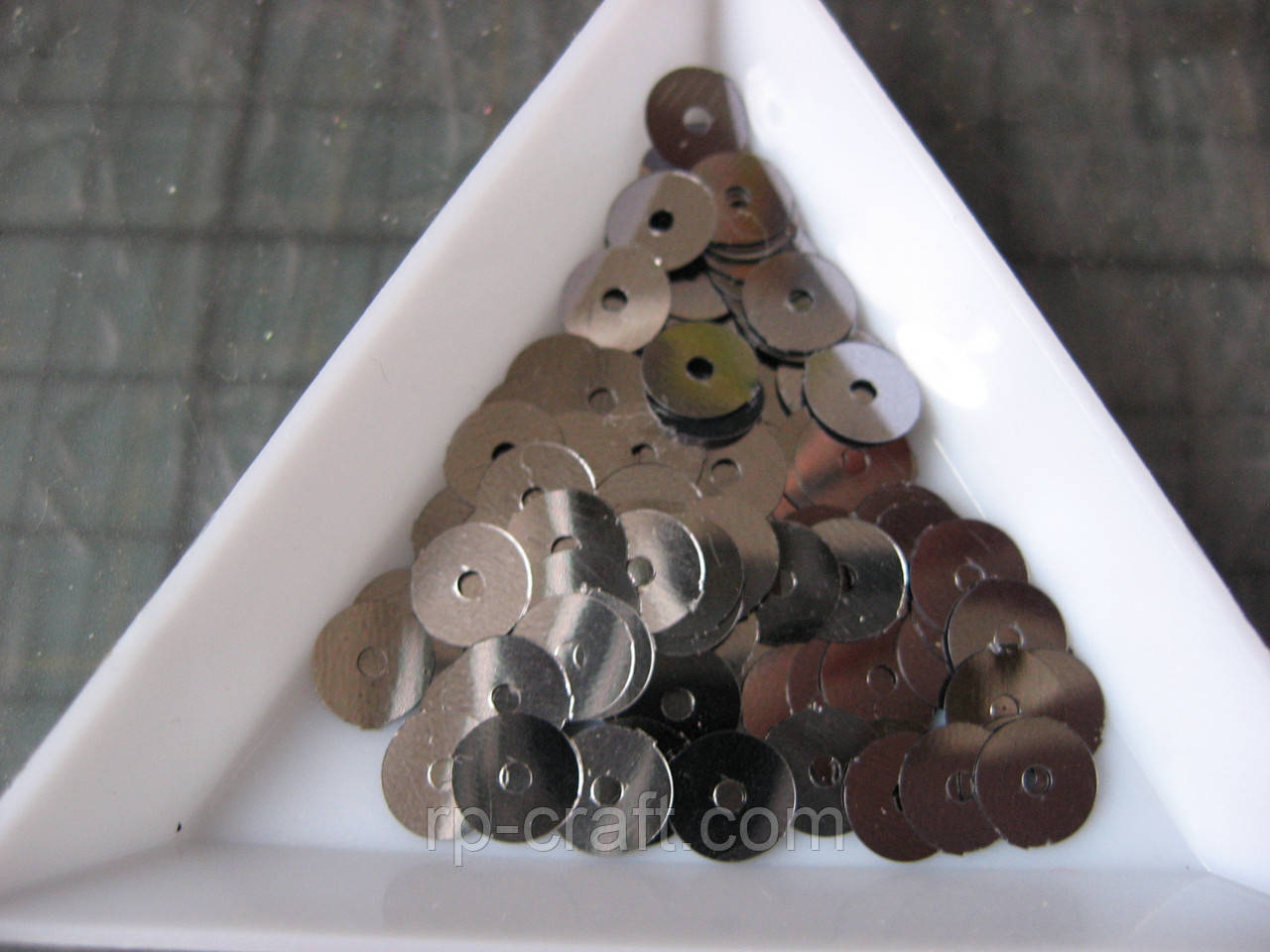 137. Упаковка паєток. Круглі, пласкі, 7 мм, 7 грам, темно-сірі, фото 1