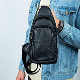 Стильна сумка чоловіча - бананка, слінг нагрудна з натуральної шкіри на блискавці чорна, фото 3