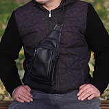 Стильна сумка чоловіча - бананка, слінг нагрудна з натуральної шкіри на блискавці чорна, фото 7