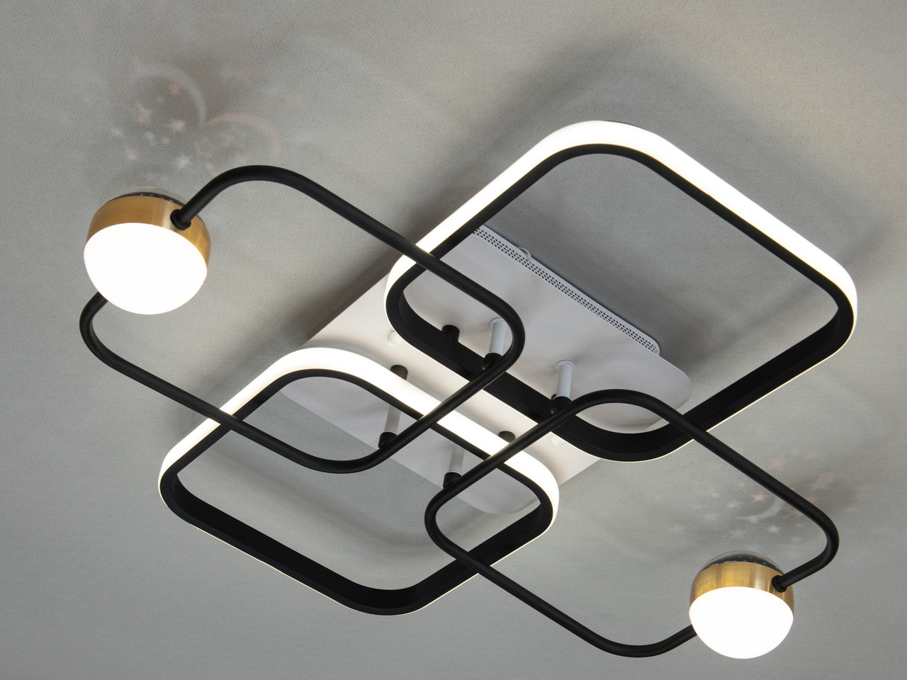 Стельова LED люстра в коридор з пультом, 55 W, білий + чорний MX2990-2 + 2 AWH + BK-LS