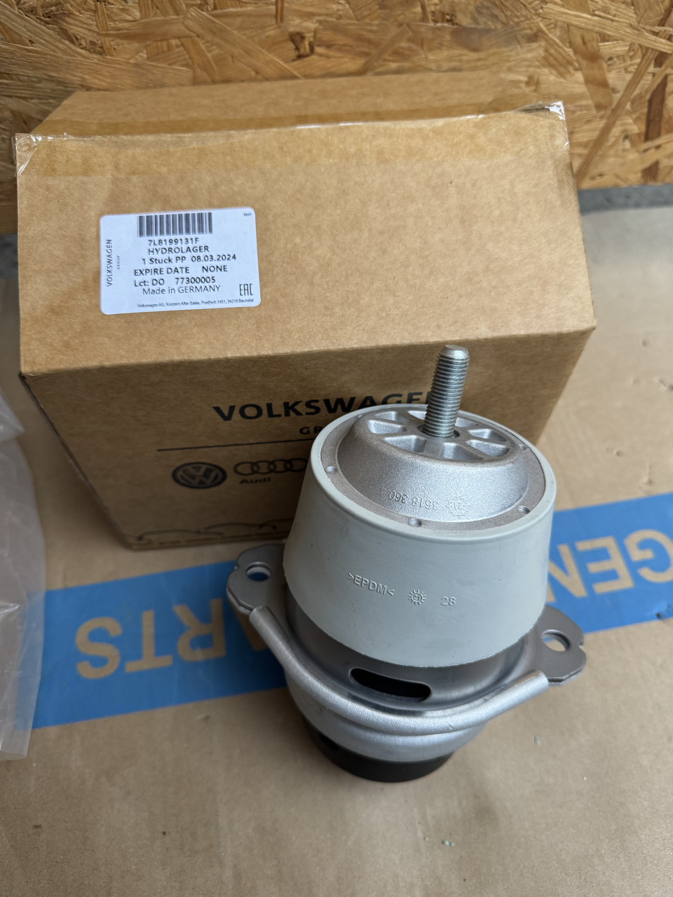 Подушка двигуна AUDI Q7 CAYENNE 3.0TDI 2010-2014 7L8199131F, фото 1