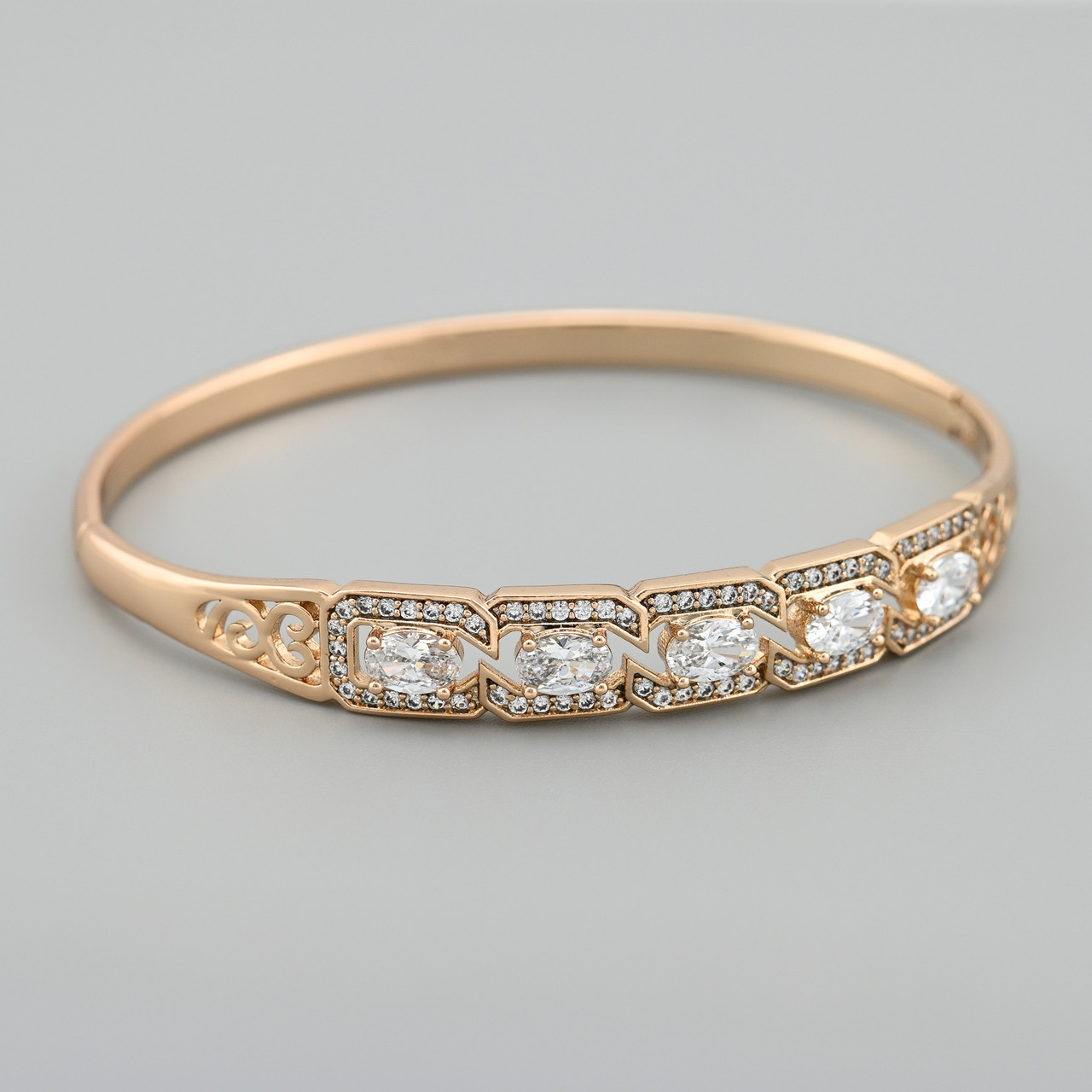 Жорсткий браслет Камені Венеції 49029 ширина 8 мм білі фіаніти позолота 18К довжина 15-18, фото 1