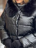 Зимова куртка з водовідштовхувальної плащової тканини з еко-хутром на капюшоні, фото 7