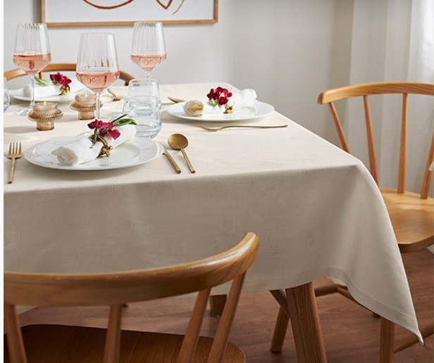 Розкішна якісна святкова жаккардова скатертина з візерунком від tcm tchibo (Чібо), Німеччина, 145 см*255 см, фото 1