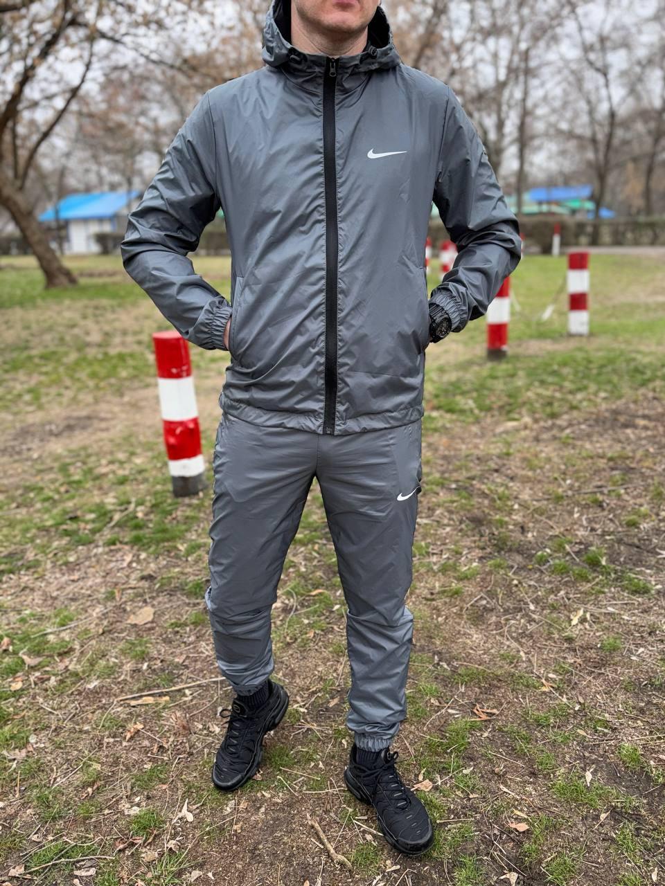 Чоловічий спортивний костюм Nike Вітровка + Штани з плащівки сірий Комплект Найк з капюшоном