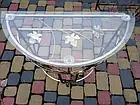 Стіл кований напівкруглий на 3 ніжках зі склом пристінний, ширина 59 см, Хатинка, фото 2