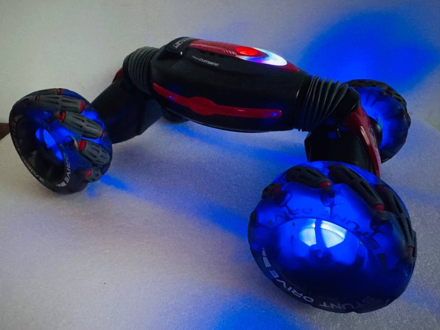 Машинка на управлінні перевертиш