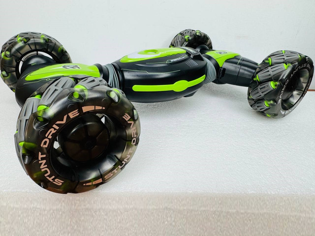 Дитяча машинка перевертиш на пульті