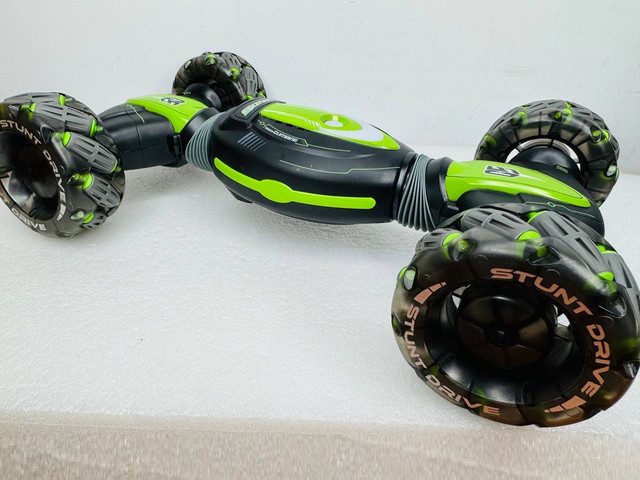 Машинки на пульті управління перевертиш