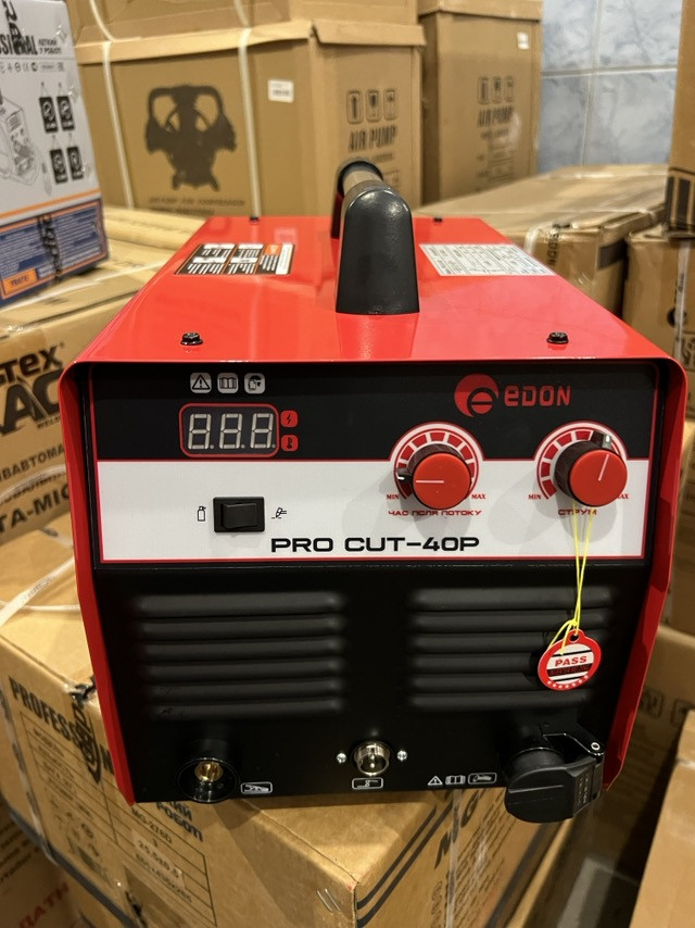 Потужний плазморіз Edon Pro CUT 40P (з компресором) : 6.8 кВт, струм 40 А, ККД 85%, товщина різу 12 мм, зі вбудованим компресором