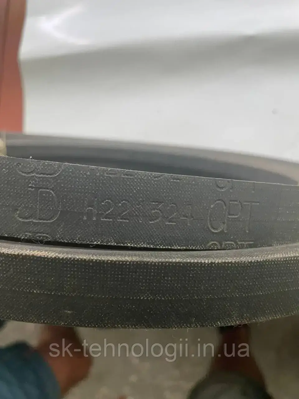 Приводной ремень ножа жатки H221324 оригінал John Deere, фото 1