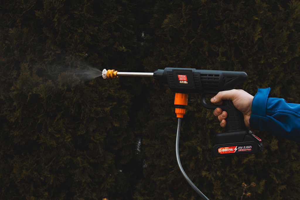 Бездротове миття високого тиску акумуляторне Mar-Pol 30 Бар портативне в кейсі (M90139) - фото 3 - id-p2491035255
