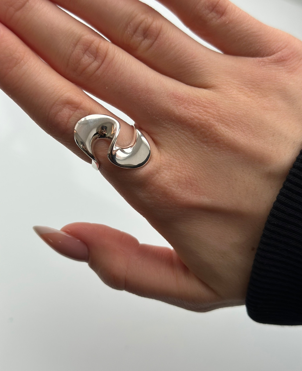 Срібна каблучка без каменів і вставок Айова Трендова срібна каблучка, фото 1