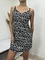 Ніжна принтована нічна сорочка на брителях