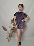Жіночий велюровий піжамний комплект футболка шорти штани кольору мусон, фото 6