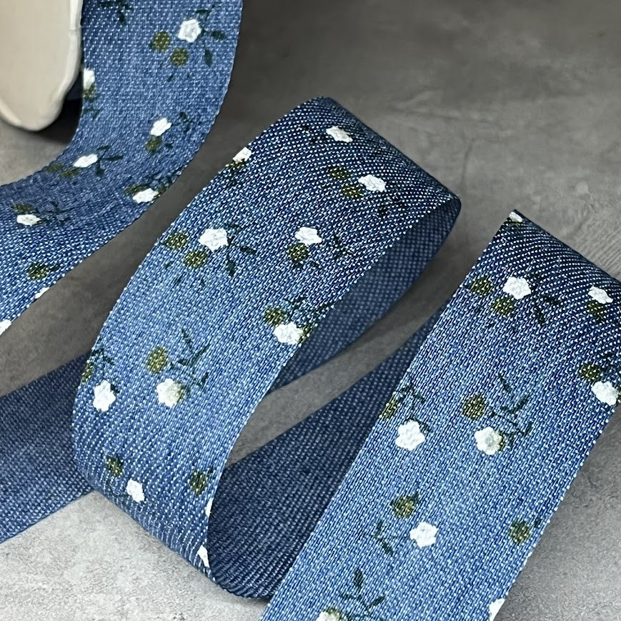 Текстильна стрічка 2,5 см- Квіти, темно-блакитний-джинс, відрізок 1 ярд (91 см), Темно-голубой, фото 1