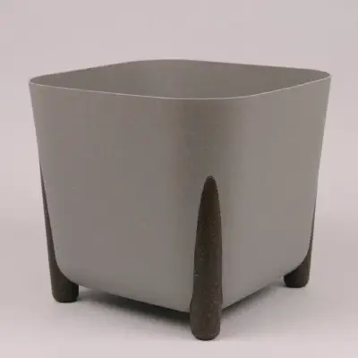 Горщик пластмасовий FRIDA ECO квадрат на ніжках сірий 21х21см.