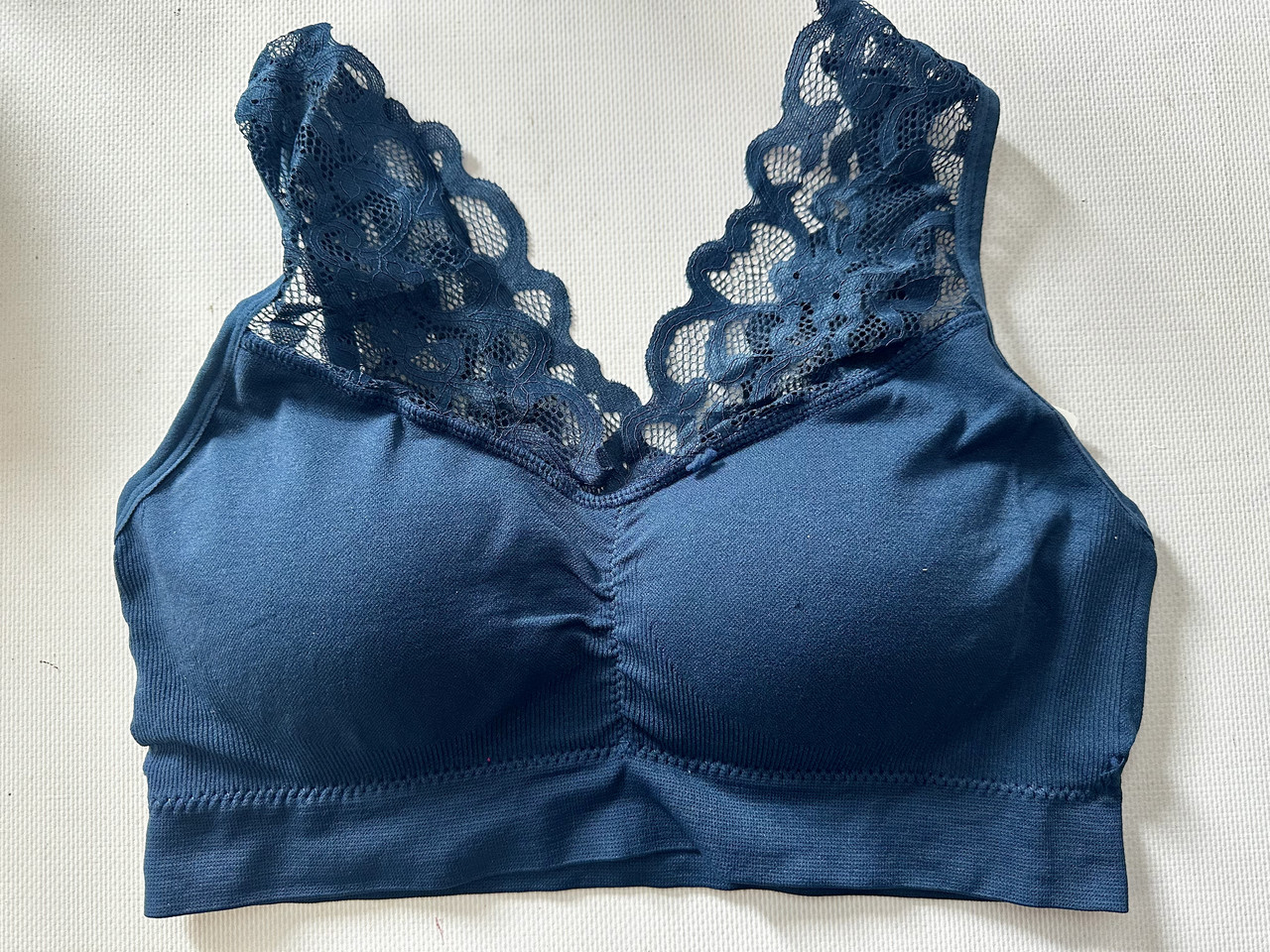 Топік жіночій чашка А В