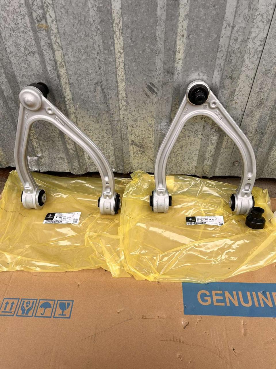 Важіль передній верхній правий Mercedes S W222 C217, фото 1