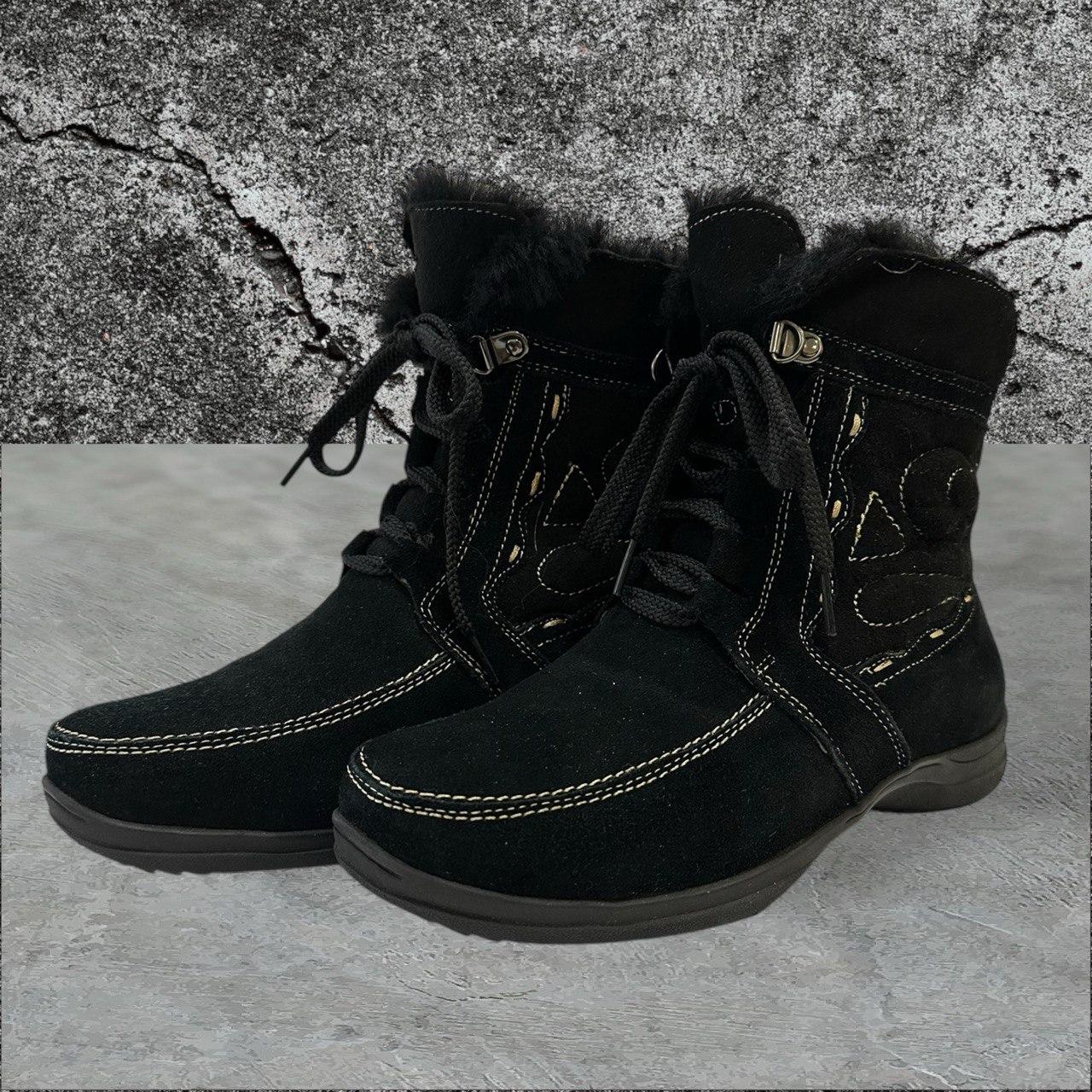 Черевики жіночі Betty Pretty з натуральної замші чорні 111928BLK
