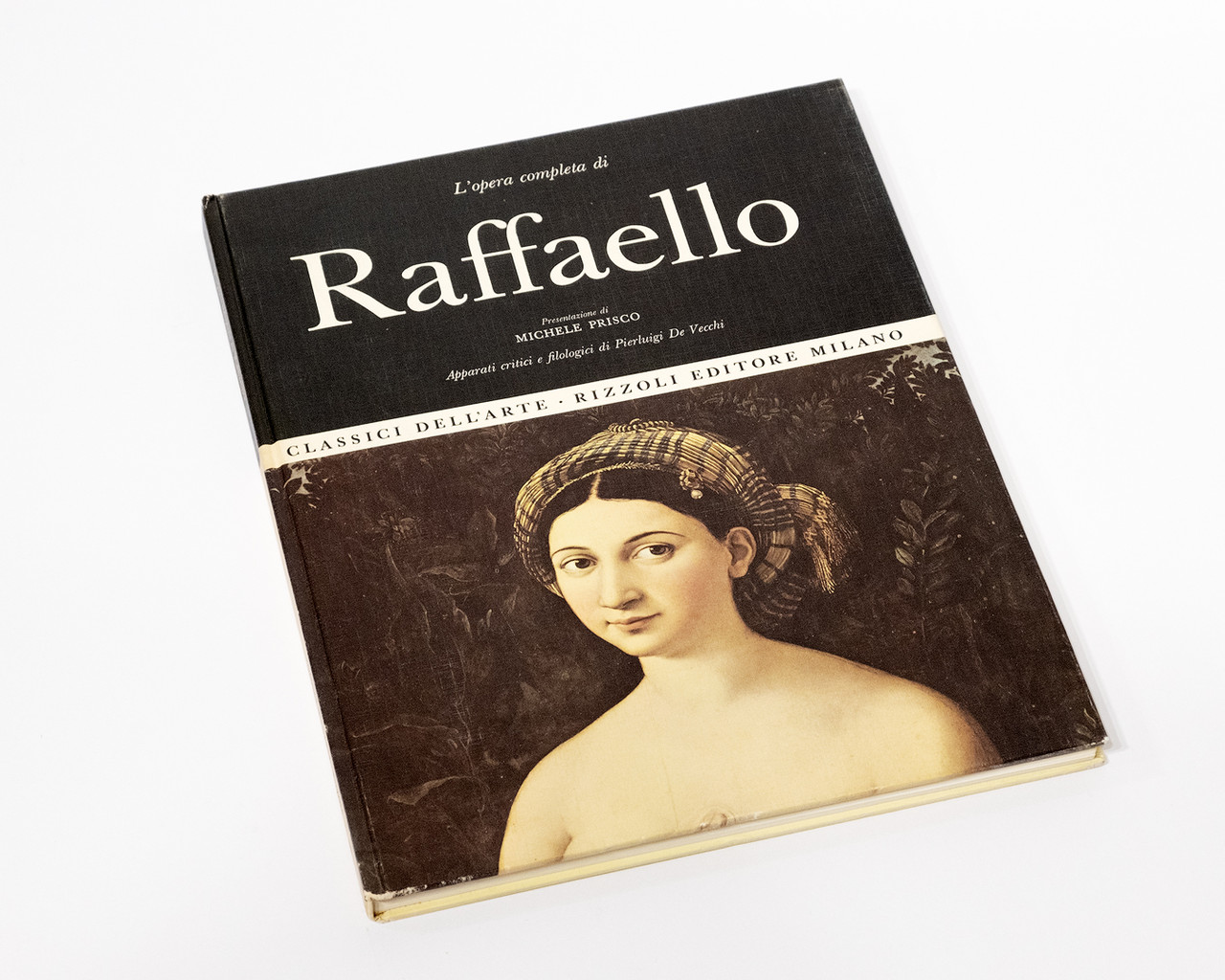 Книга із серії L'Opera Completa Di Raffaello. Рафаель - італійський художник, живописець, рисувальник