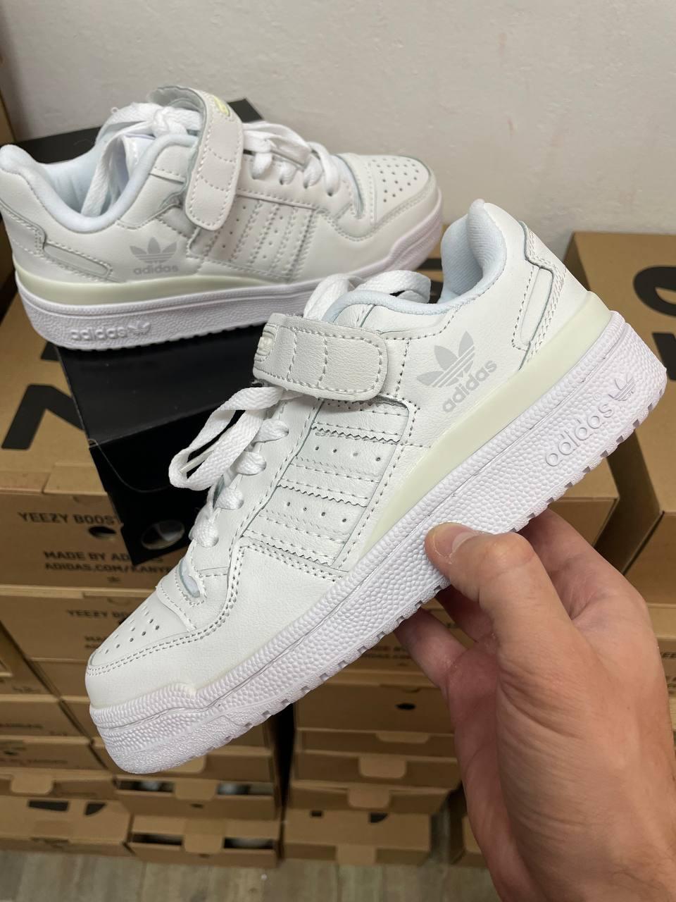 Жіночі кросівки Adidas Forum 84 Low Full White Адідас Форум 84 білі низькі шкіряні демісезонні