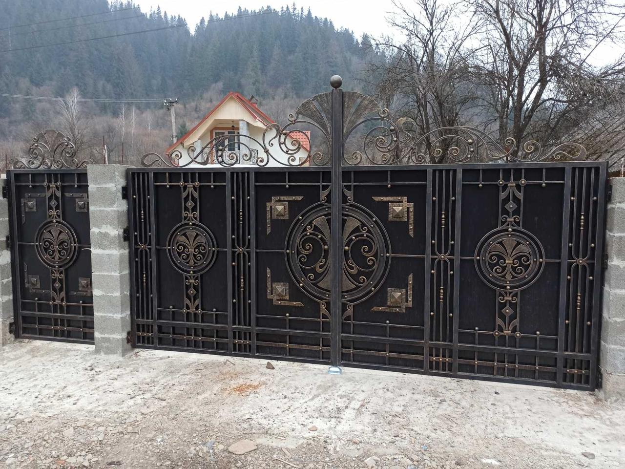 Ковані ворота "Карпати" – елегантність і надійність для вашого дому