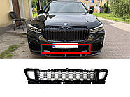 Решітки в бампер  середня на BMW 7 Series G11 / G12 2019-2023 року