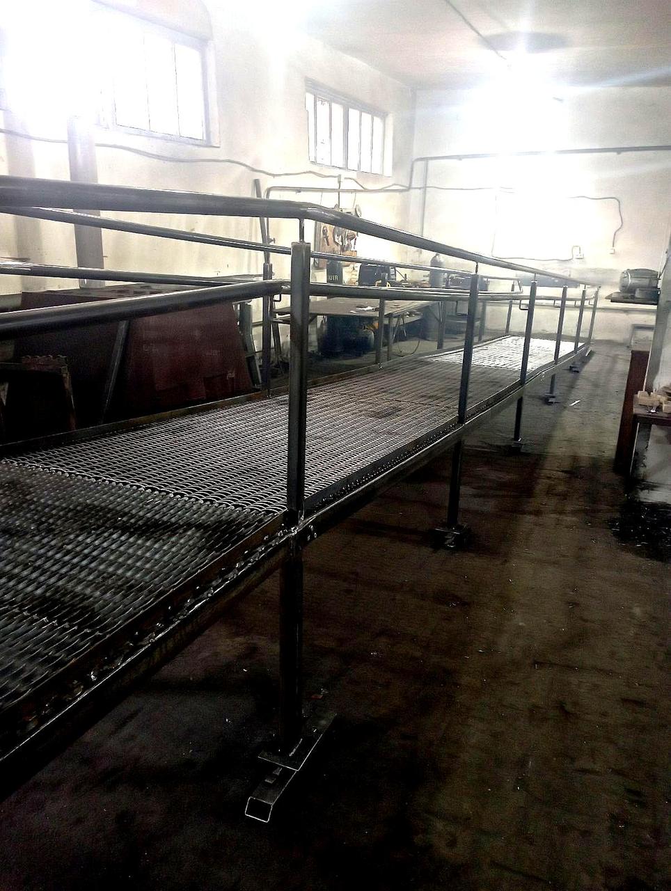 Металевий розбірний пандус, 10 м із поворотним майданчиком 2×2,5 м (власне виробництво)