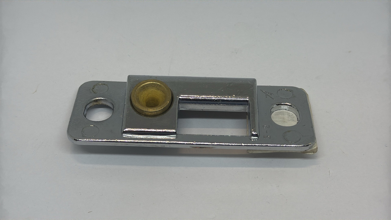 Фіксатор замку багажника 2108, фото 1