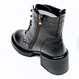 Черевики чорні жіночі із замком та шнурівкою шкіряні на вовні  та товстій підошві Mida 240601(1Ш) розмір 36, фото 5