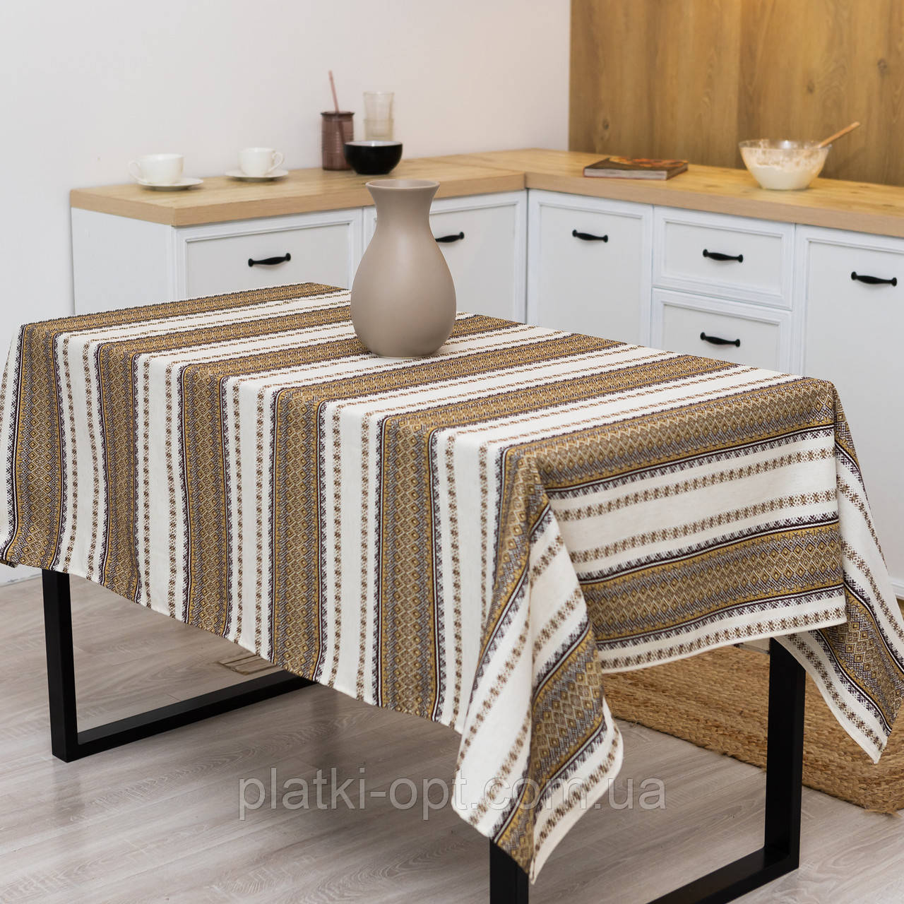 Скатертина вишита з українським орнаментом 1.2м х 1.5м (мст1-4-12), фото 1