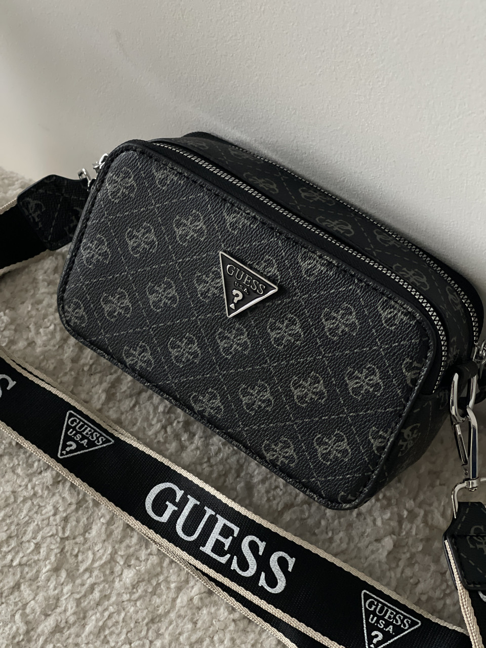 Сумка жіноча Guess крос-боді 4G чорний