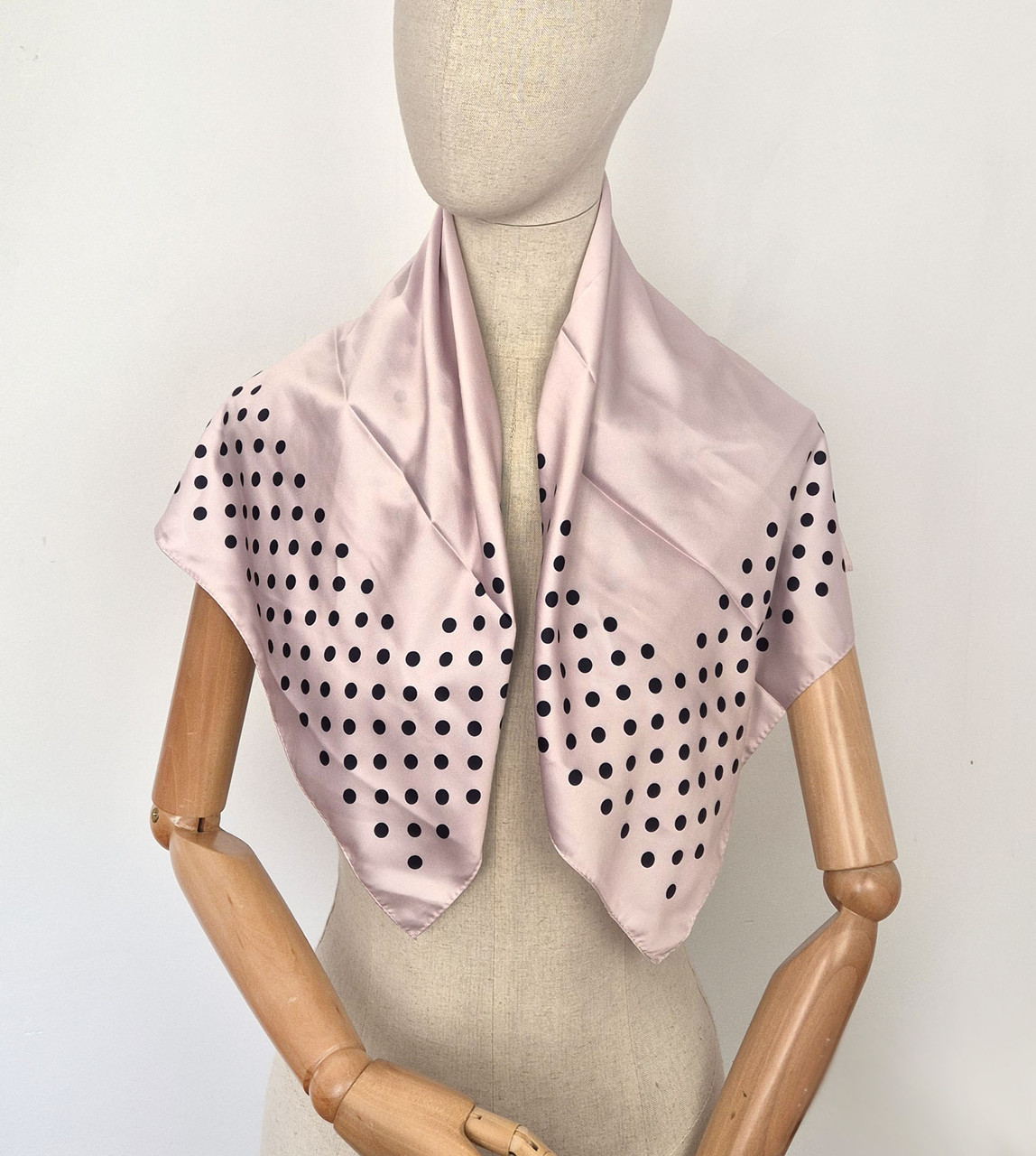 Хустка модна жіноча шовкова Офелія пудра горох, фото 1