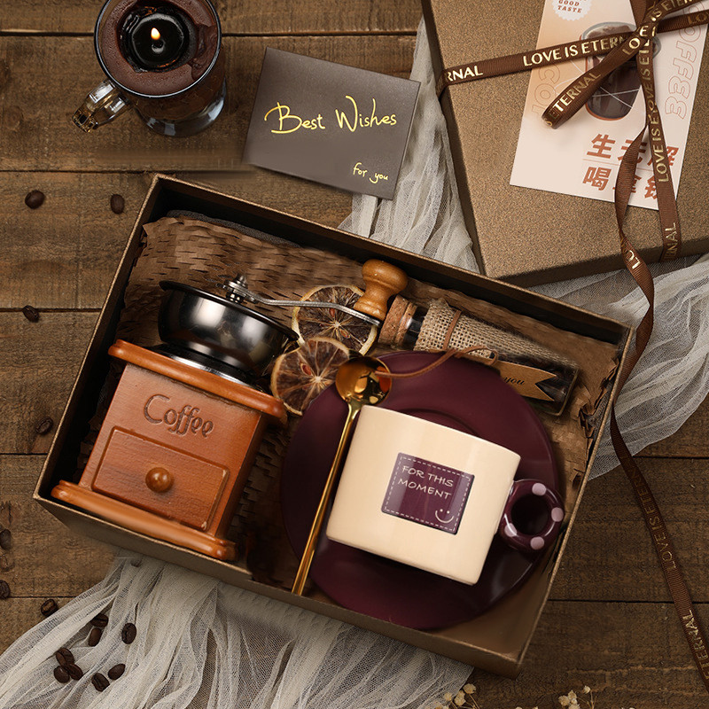 Кавовий набір A3 для приготування кави ручна кавомолка+чашка з блюдцем+ложка+банка для кави, фото 1