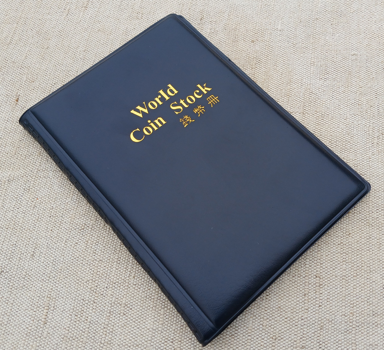 Альбом для монет на 120 осередків, клітка 30х30мм.